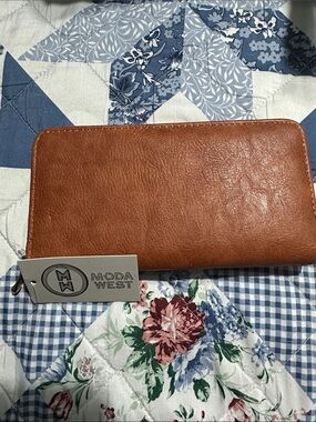 Moda West Zip-Around Wallet in Warm Cognac